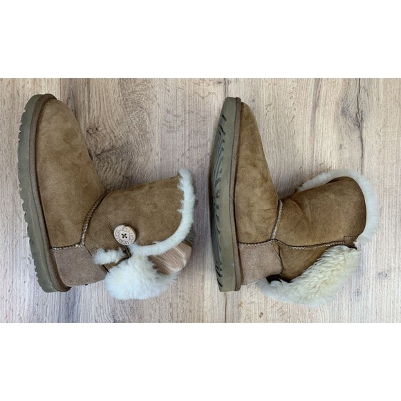 UGG Australia Bailey Winter Boots Pull On Button 5803 Brown Women Size 8 M - Picture 10 of 16
